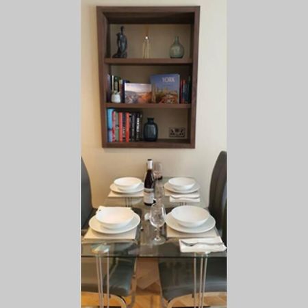 Luxury One Bedroom Apartment Within The City Walls York Exteriör bild