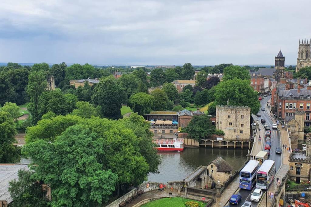 Luxury One Bedroom Apartment Within The City Walls York Exteriör bild