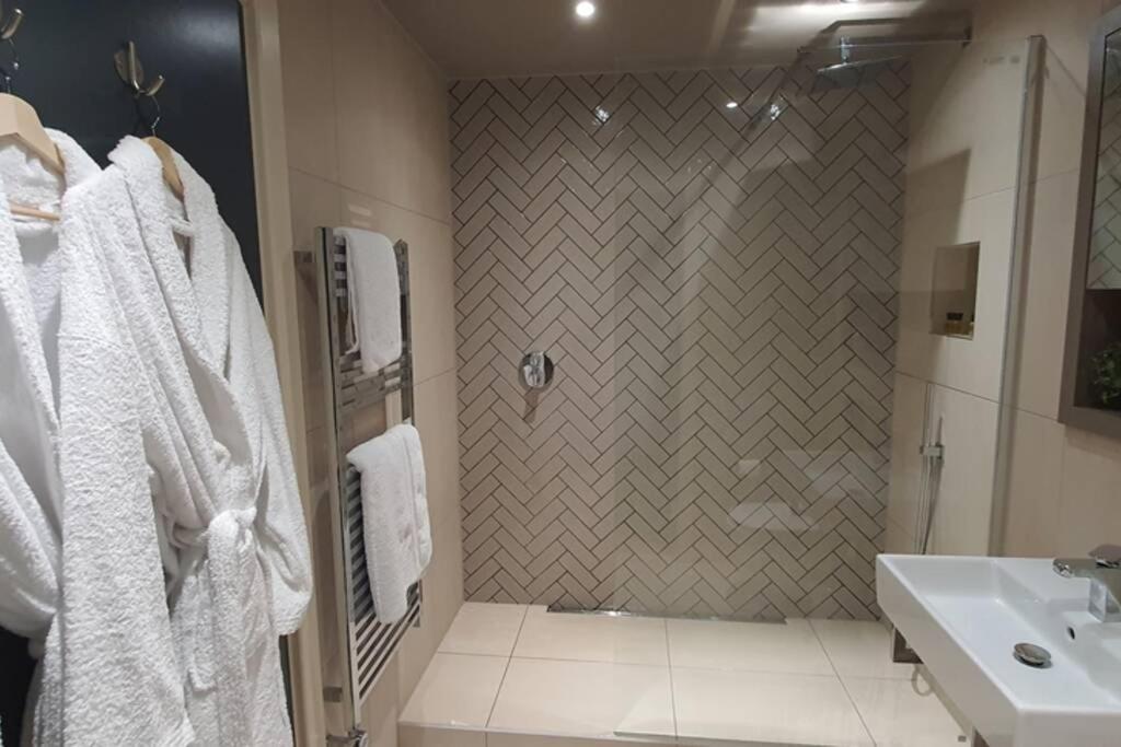 Luxury One Bedroom Apartment Within The City Walls York Exteriör bild