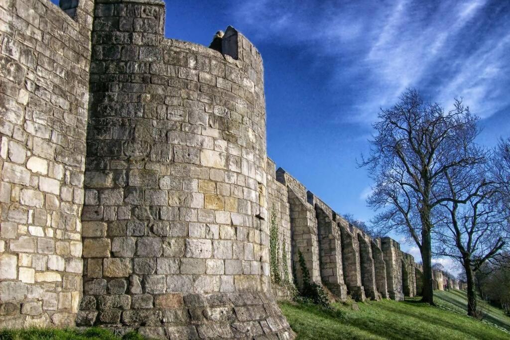 Luxury One Bedroom Apartment Within The City Walls York Exteriör bild